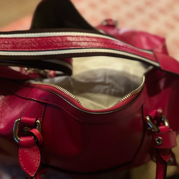 Henri Bendel New York West 57th Weekender Red - Picture 7 of 7